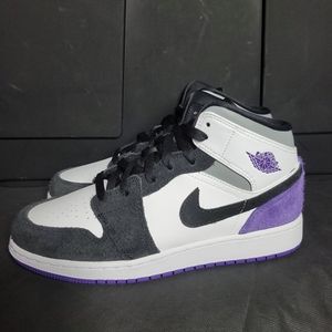 Jordan 1 Mid SE GS Court Purple